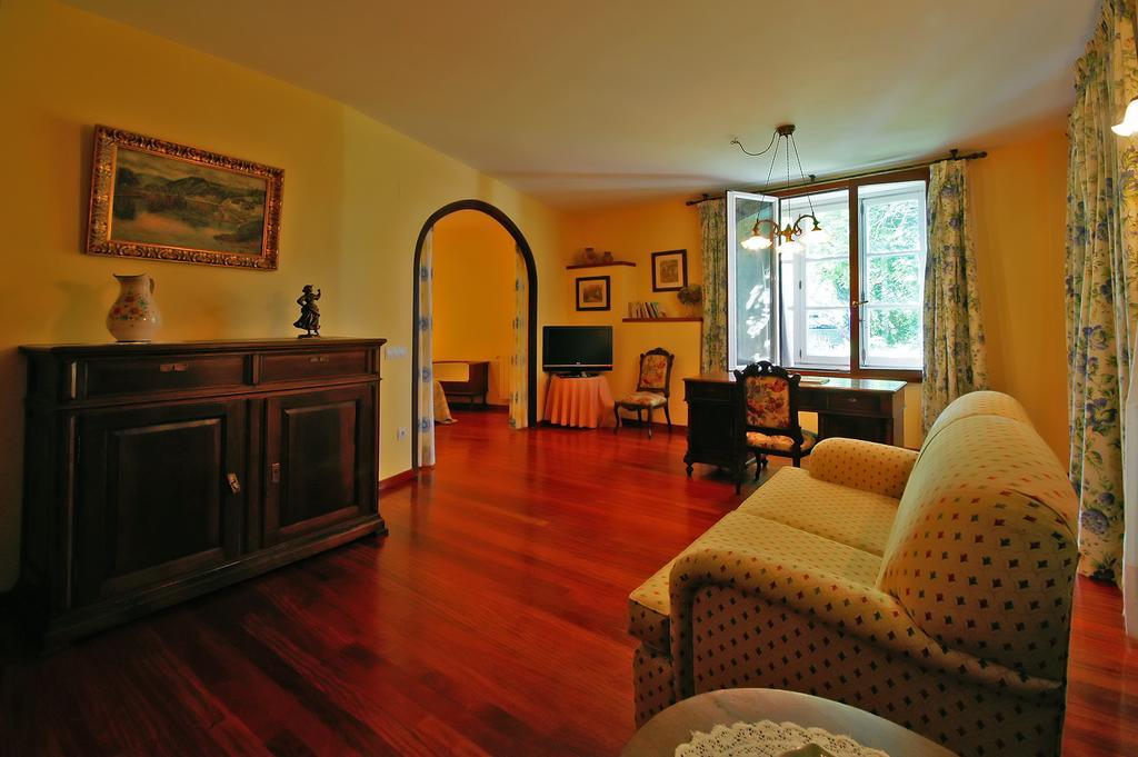 Casa Grande De Trives Bed & Breakfast Puebla de Trives Ruang foto